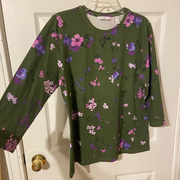 Isaac Mizrahi Green and Purple Floral Top - Picture 1 of 6